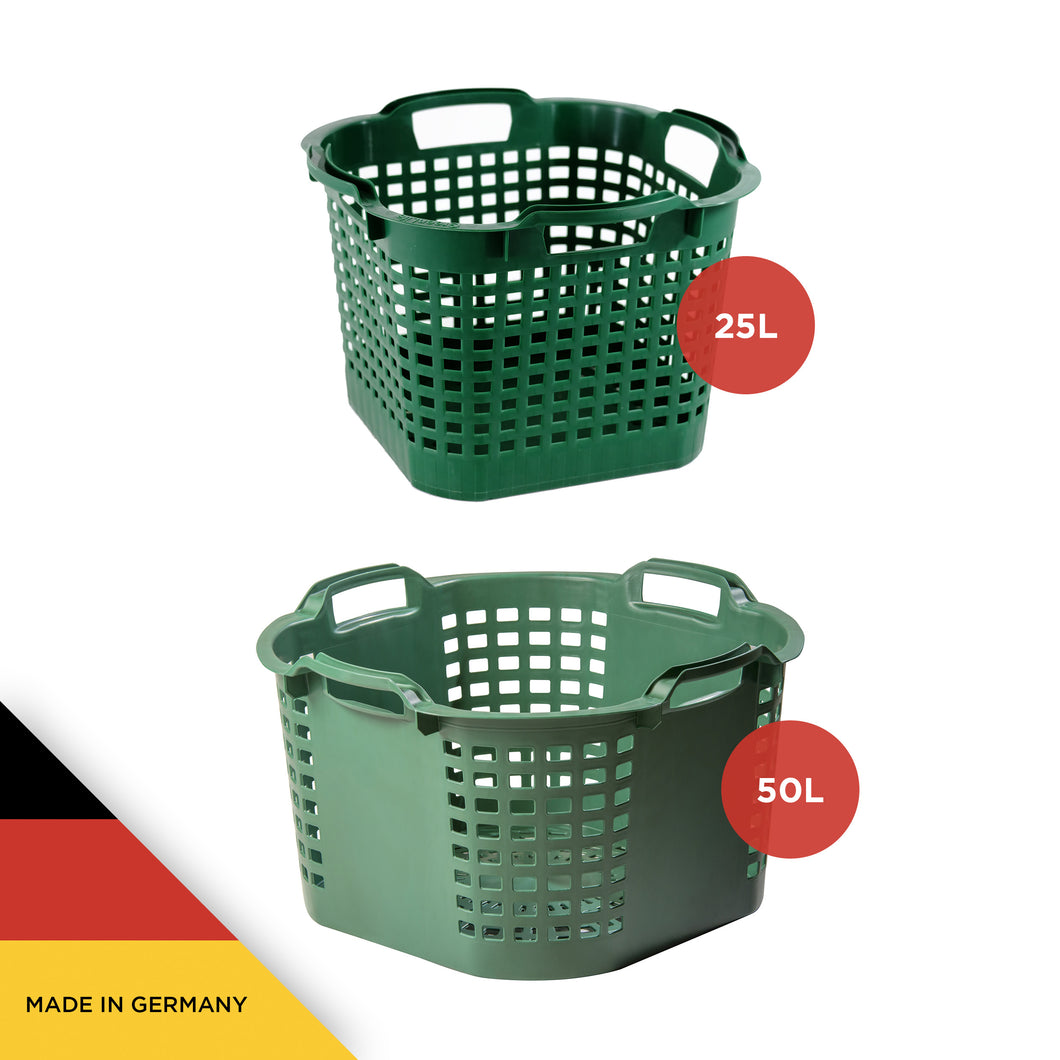 Zwei grüne Gartenkörbe übereinander. Der obere mit 25L Volumen und der untere mit 50L Volumen. Beide sind Made in Germany